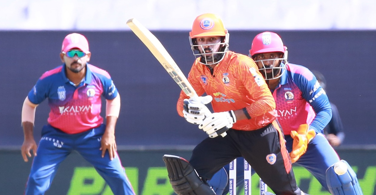 Calicut Globstars Defeat Trivandrum Royals, Secure Spot in Kerala Cricket League Final