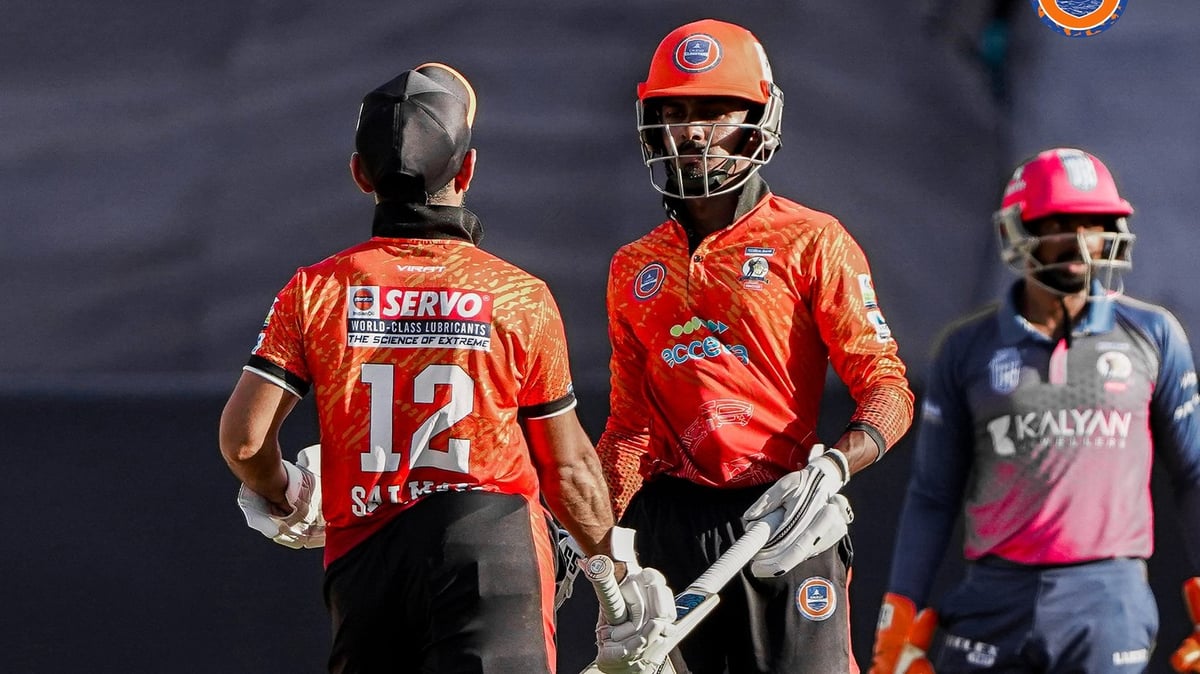 Calicut Globestars Beat Trivandrum Royals to Secure Semifinal Spot in Kerala Cricket League